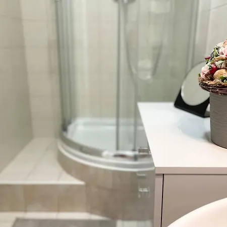 Air Conditioned 1 Bdr Near Train Station Apartment Bratislava