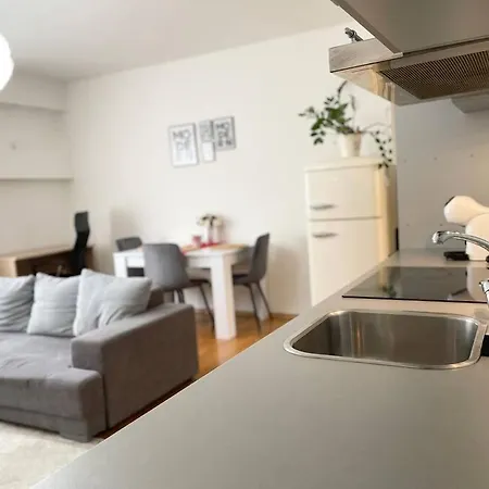 アパート Air Conditioned 1 Bdr Near Train Station