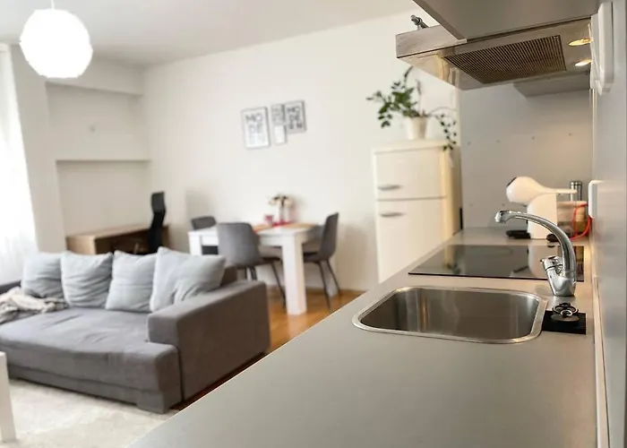 アパート Air Conditioned 1 Bdr Near Train Station