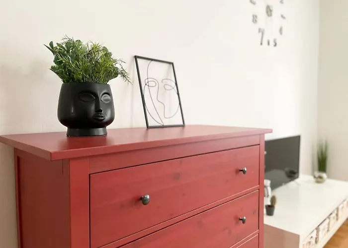 Air Conditioned 1 Bdr Near Train Station *